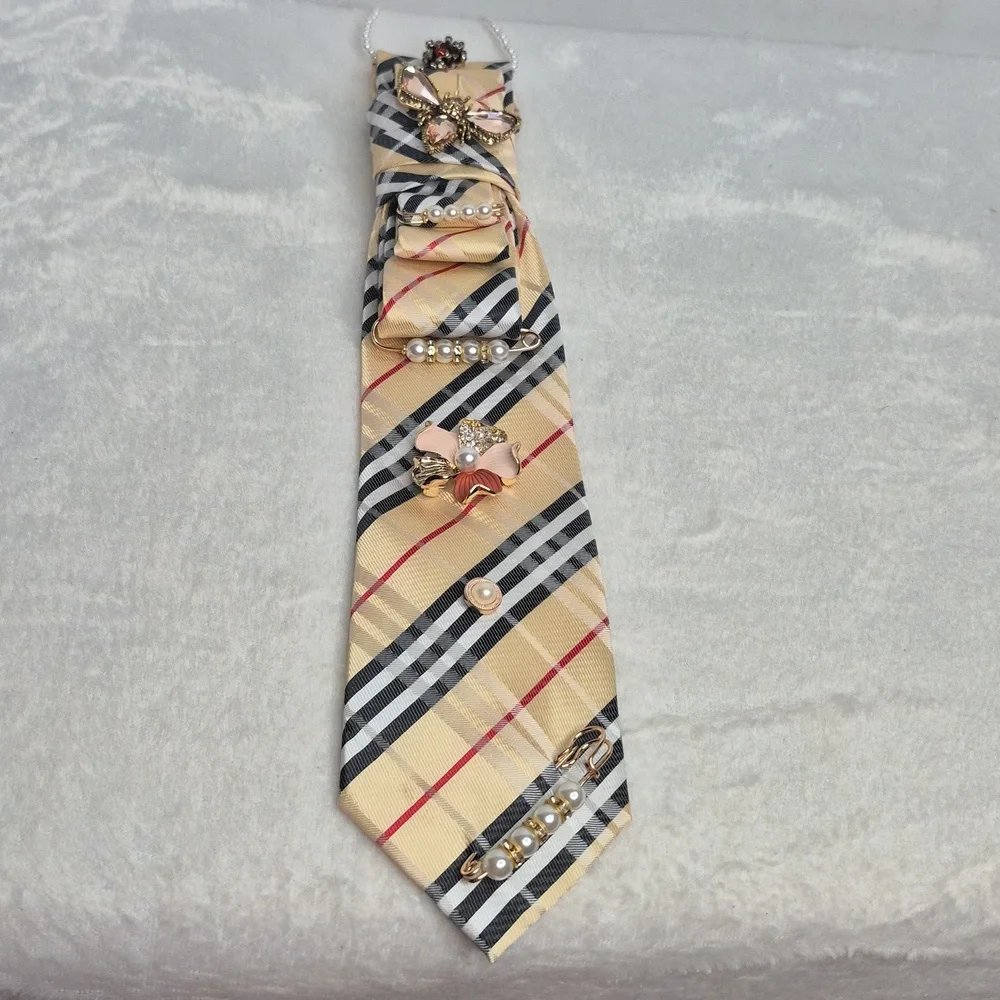Handcrafted Luxury Fashion Necktie Necklace 📿 (PLAID PLEASURES)